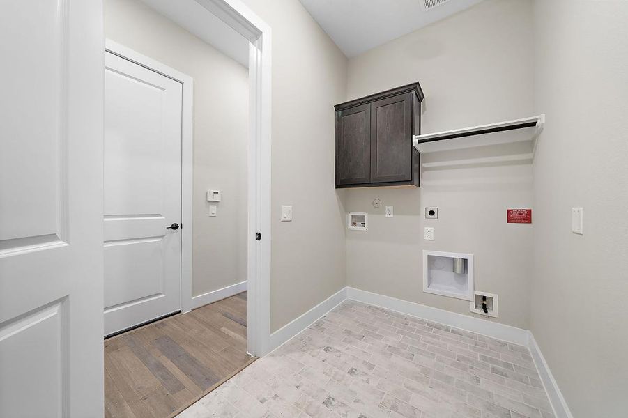 Representative furnished interior of a home built from the Sweet Clover by Caldwell Homes in The Highlands, Porter (Image 8). Representative furnished interior of a home built from the Sweet Clover by Caldwell Homes in The Highlands, Porter (Image 8).