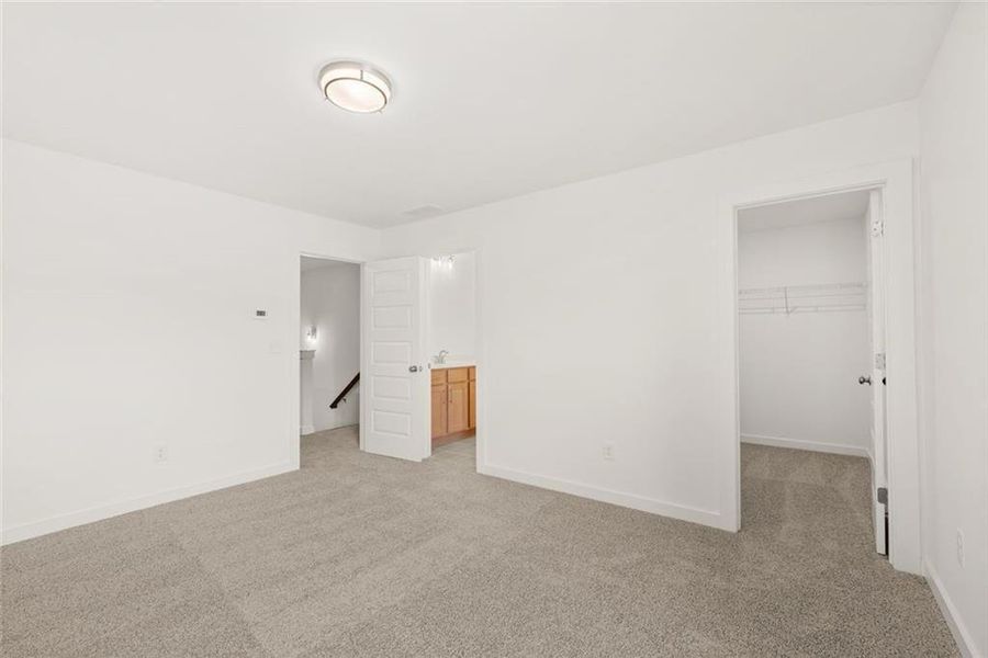 Spacious, unfurnished interior of a new home in , Gainesville (Image 16).