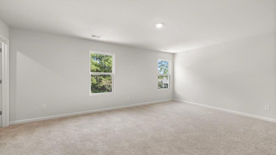 Spacious, unfurnished interior of a new home in Fairway 17 at Mirror Lake, Villa Rica (Image 26).