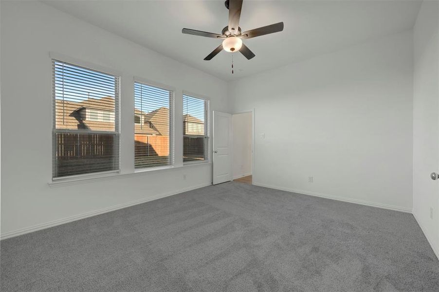 Spacious, unfurnished interior of a new home in Lily Creek at Sutton Fields, Aubrey (Image 33).