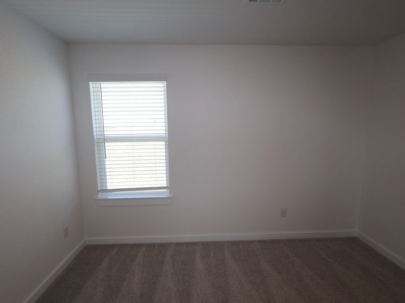 Spacious, unfurnished interior of a new home in Miller's Pond, Rosenberg (Image 29).