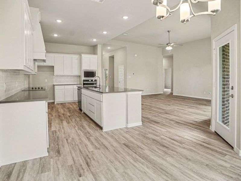 Furnished interior view inside a new home in Cole Crossing Estates, DeSoto (Image 6).