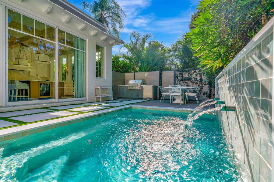 Splash Pool or Heated Spa Splash Pool or Heated Spa