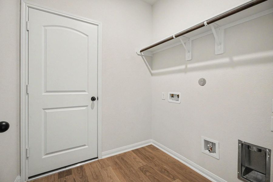 Spacious, unfurnished interior of a new home in Little River Ranch, Bay City (Image 12). Spacious, unfurnished interior of a new home in Little River Ranch, Bay City (Image 12).