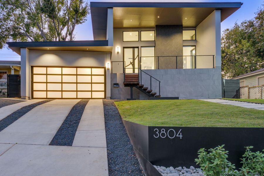 The home spans 2,569 square feet with 4 bedrooms, 3.5 bathrooms, and a 2-car garage.