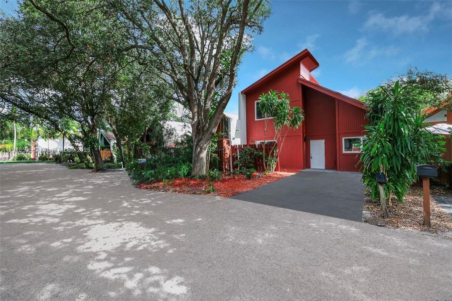 Front exterior of a new home in , Fort Lauderdale, FL, highlighting curb appeal (Image 25).