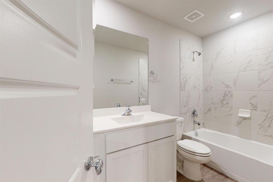 Furnished interior view inside a new home in Elevon, Lavon (Image 12).