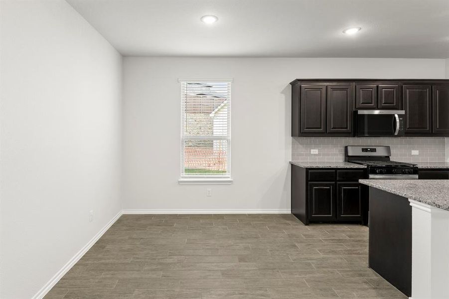 12. 1825 Hazer - Dining