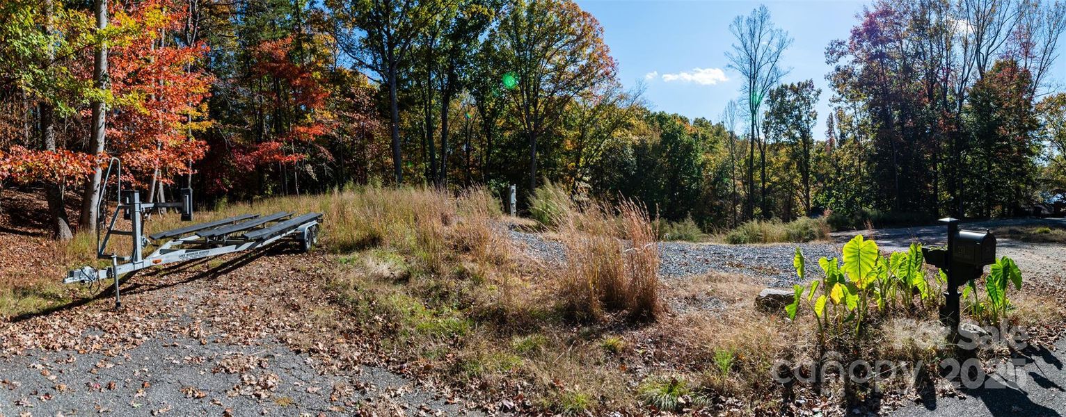 Natural landscape and outdoor views near in Statesville (Image 12). Natural landscape and outdoor views near in Statesville (Image 12).