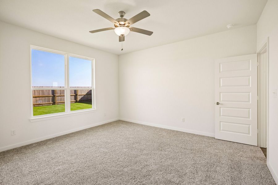 Spacious, unfurnished interior of a new home in Rancho San Gabriel, Georgetown (Image 26).