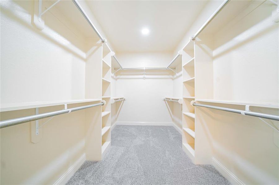 Spacious, unfurnished interior of a new home in , Gladewater (Image 17).