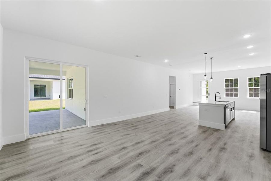 Spacious, unfurnished interior of a new home in , Dunnellon (Image 17).