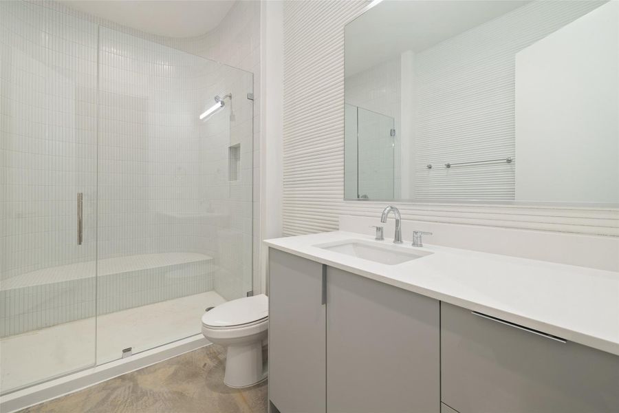 Furnished interior view inside a new home in Wimberley Springs, Wimberley (Image 12).