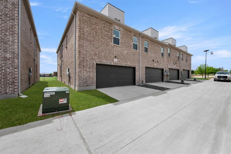 5712 Lakeview- Back-2