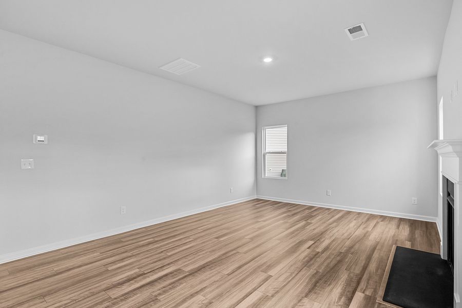 Spacious, unfurnished interior of a new home in Bell West, Kernersville (Image 18).