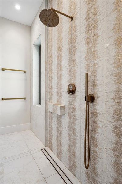 Image 8 of a home in .