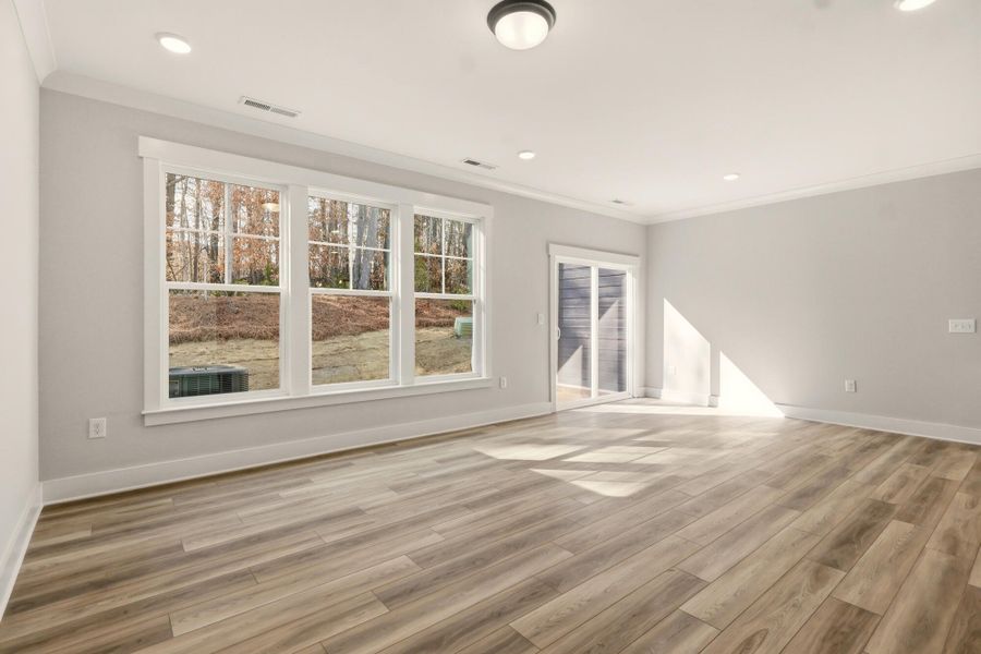 Spacious, unfurnished interior of a new home in Harbor Crossing, Greensboro (Image 25).
