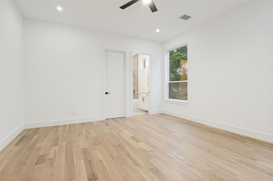 Spacious, unfurnished interior of a new home in , Dallas (Image 33).