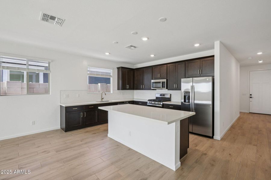 9-web-or-mls-W Bajada Rd-S1012-009