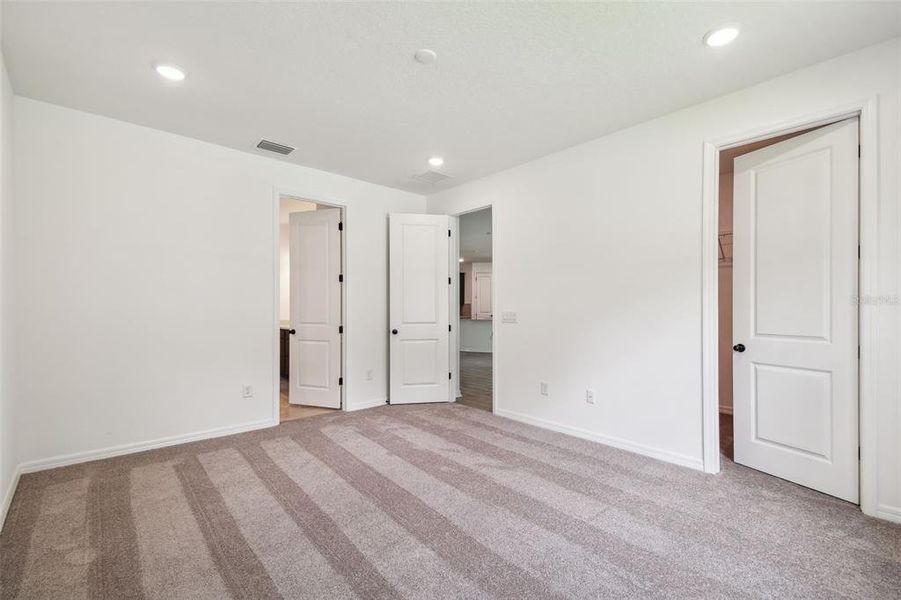 Spacious, unfurnished interior of a new home in Cascades at Southern Hills, Brooksville (Image 32).