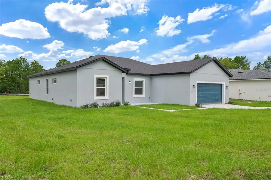Exterior details and patio area of a home in , Ocala (Image 3).