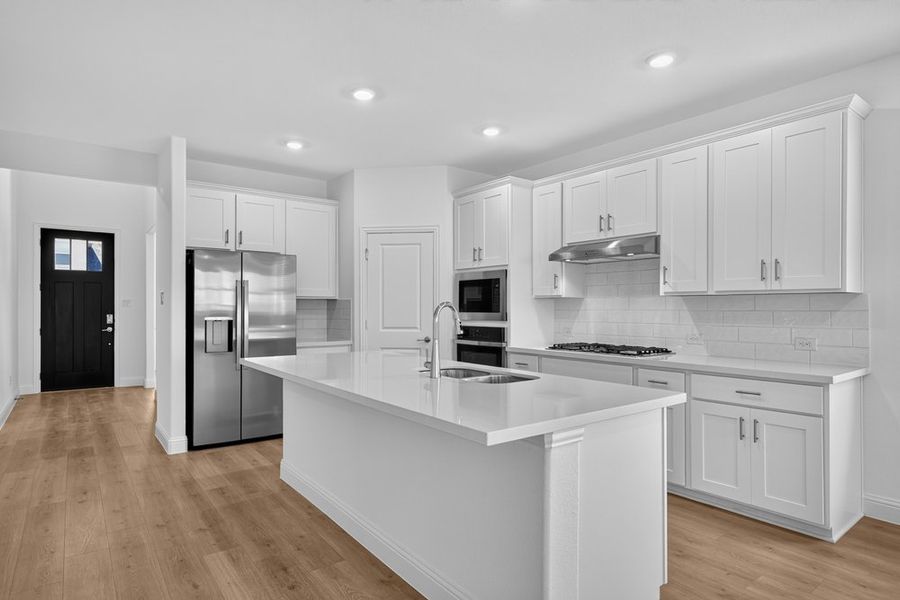Furnished interior view inside a new home in Madero 50s, Fort Worth (Image 5).
