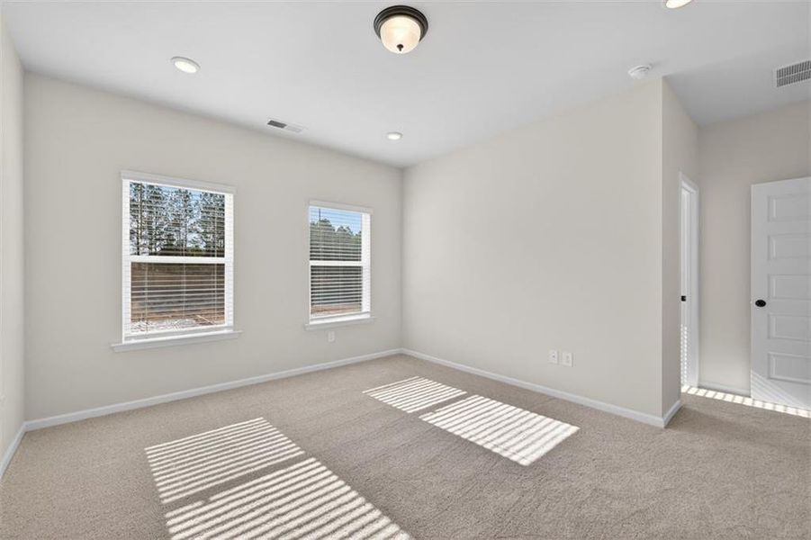 Spacious, unfurnished interior of a new home in Fuller Station, Loganville (Image 27).