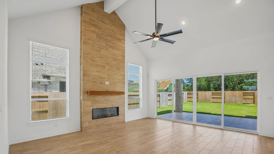 Spacious, unfurnished interior of a new home in Riceland 60',65',70', Mont Belvieu (Image 22).