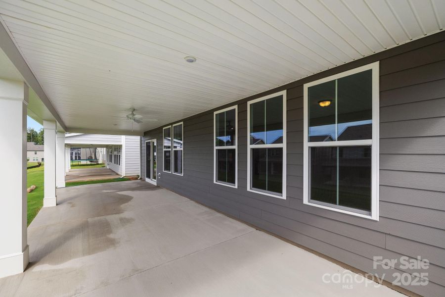 Image 41 of a home in Lakeside Glen.