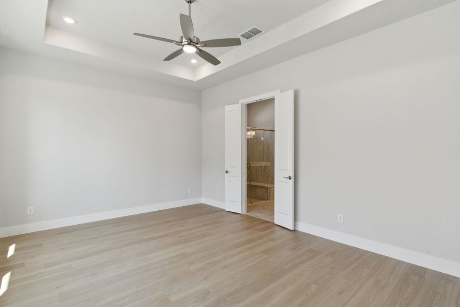 Spacious, unfurnished interior of a new home in Painted Tree Lakeside, McKinney (Image 23).