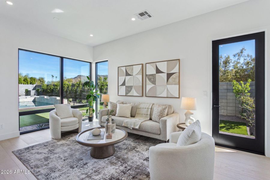 26-web-or-mls-1832-e-palmaire-ave