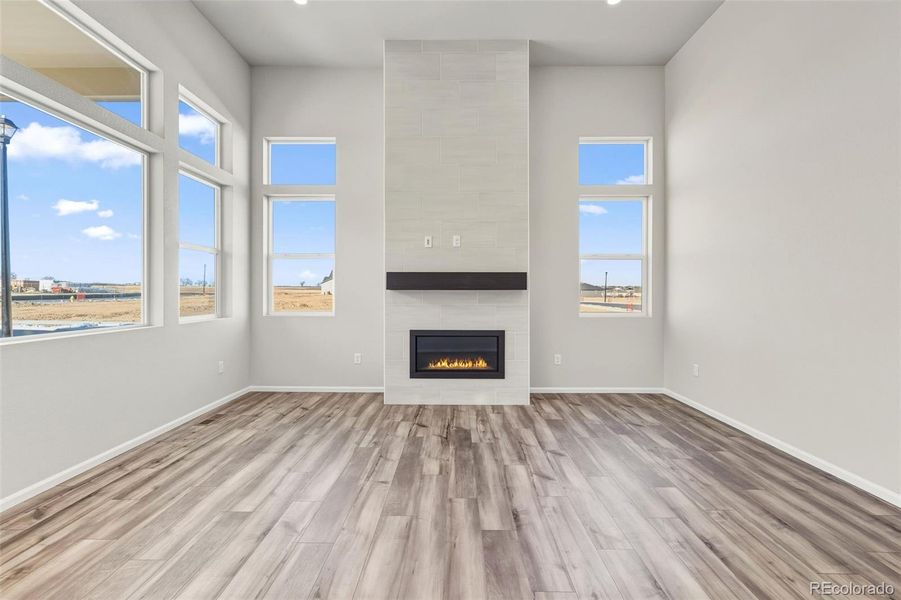 Spacious, unfurnished interior of a new home in Talon Pointe, Thornton (Image 16).