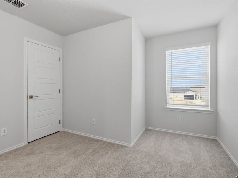 Spacious, unfurnished interior of a new home in Agave, San Antonio (Image 22).