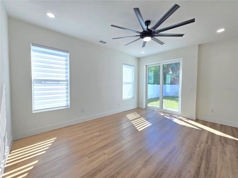 Spacious, unfurnished interior of a new home in , St. Petersburg (Image 14).