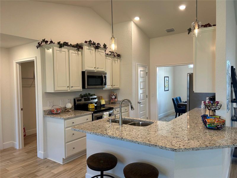 Furnished interior view inside a new home in Venice, Venice (Image 8).