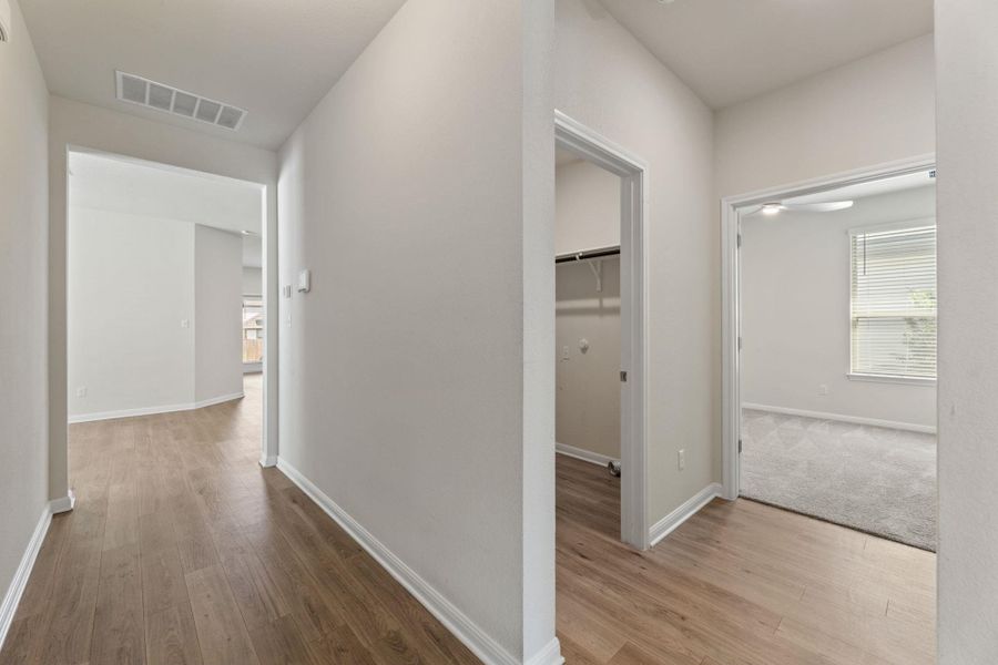 Spacious, unfurnished interior of a new home in The Ridge at Trinity Ranch, Elgin (Image 23). Spacious, unfurnished interior of a new home in The Ridge at Trinity Ranch, Elgin (Image 23).