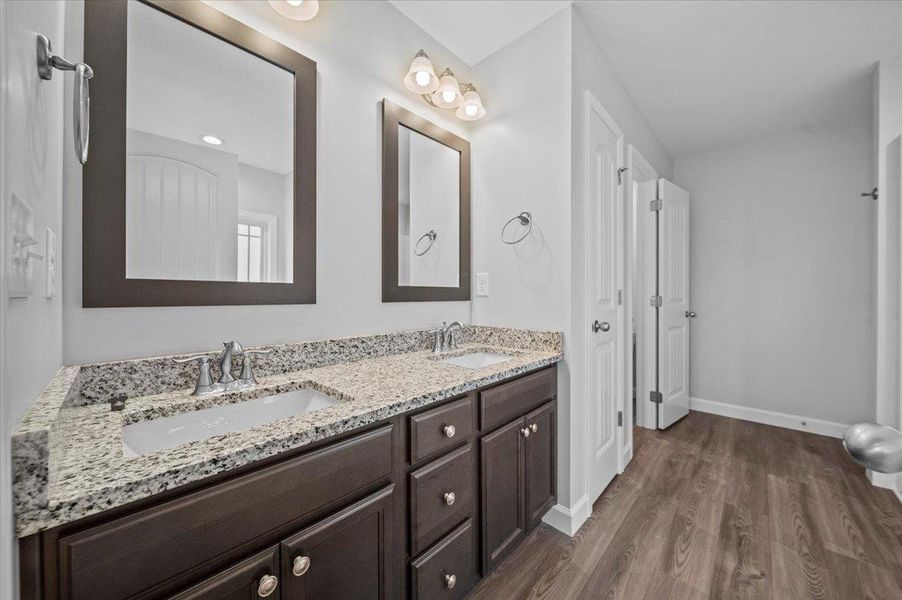 Furnished interior view inside a new home in Mills Gin, Campobello (Image 8).