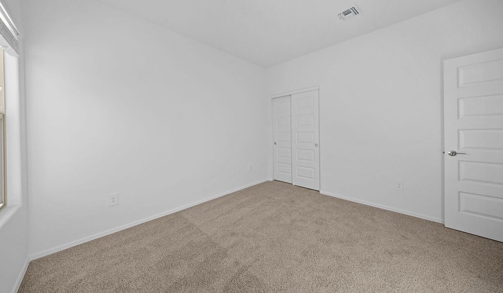 Representative unfurnished interior of a home built from the Lakeway - H40L by D.R. Horton in Sycamore Vista, Vail (Image 38).