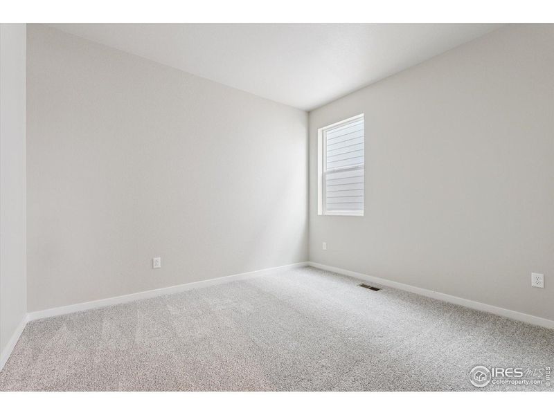 Spacious, unfurnished interior of a new home in The Overlook at Johnstown Farms, Johnstown (Image 16).