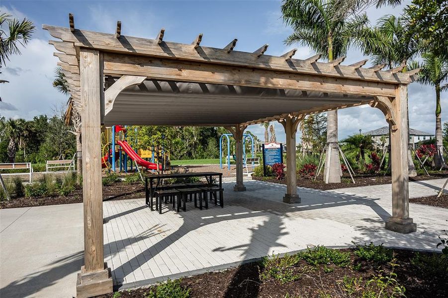 Community amenities in Wellen Park, Venice (Image 17).