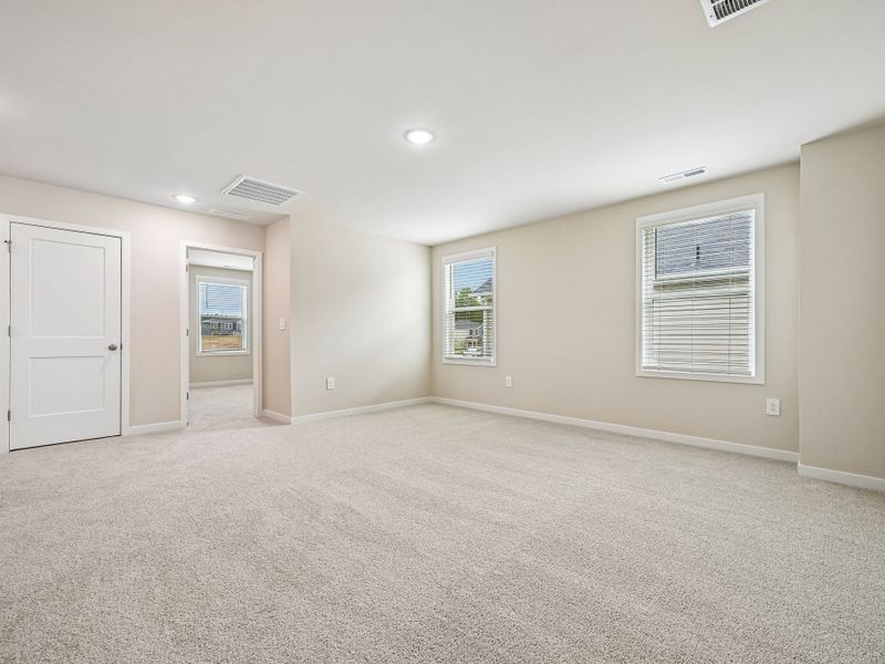 Spacious, unfurnished interior of a new home in Avalon Place - Signature Series, Durham (Image 15).