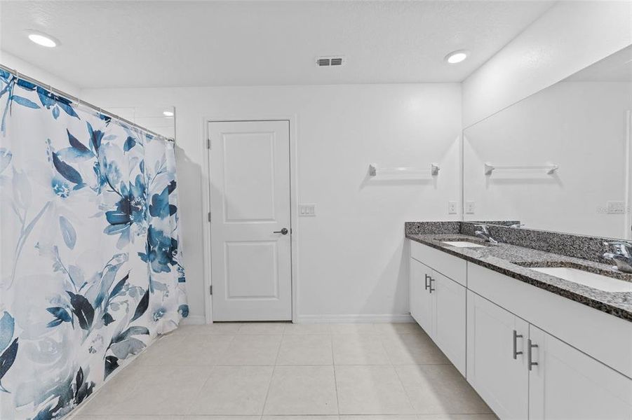 Furnished interior view inside a new home in Abbott Square: The Executives, Zephyrhills (Image 14).