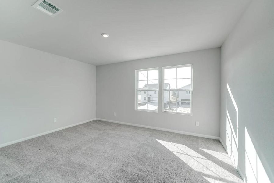 Spacious, unfurnished interior of a new home in Shirey Forest - Branches, Lufkin (Image 22).