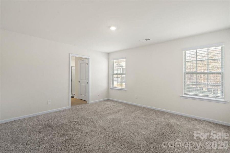 Spacious, unfurnished interior of a new home in , York (Image 24).