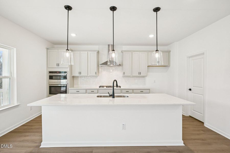 12-web-or-mls-Darius Ln-S0402-012