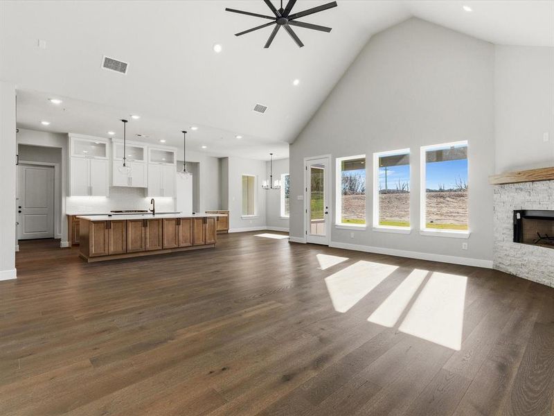 Spacious, unfurnished interior of a new home in Capitol Hill, Anna (Image 21).