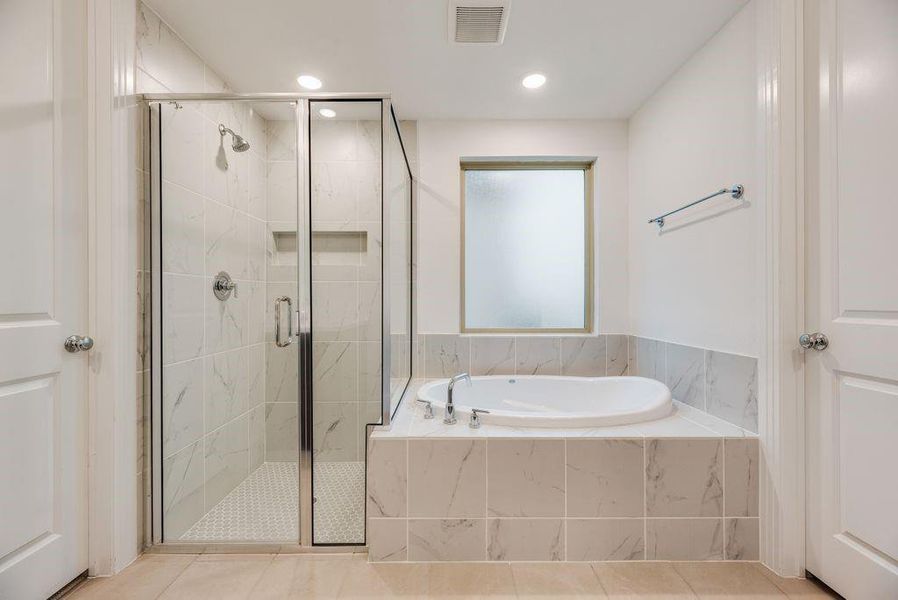 Furnished interior view inside a new home in , Celina (Image 10).
