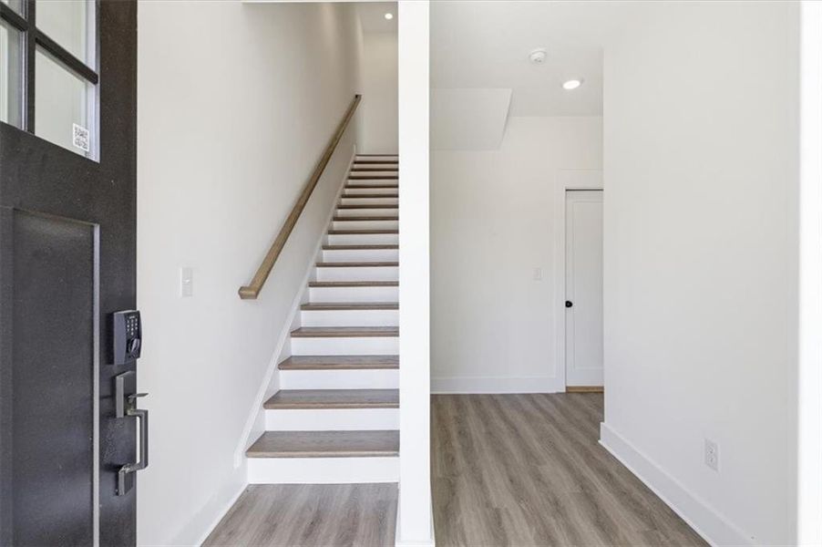 Spacious, unfurnished interior of a new home in , Atlanta (Image 19).