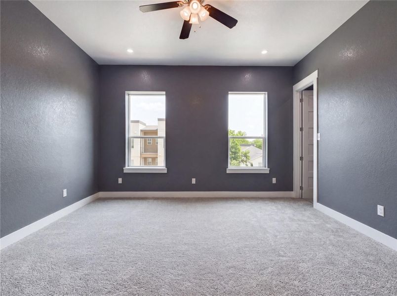 Spacious, unfurnished interior of a new home in , Houston (Image 11).