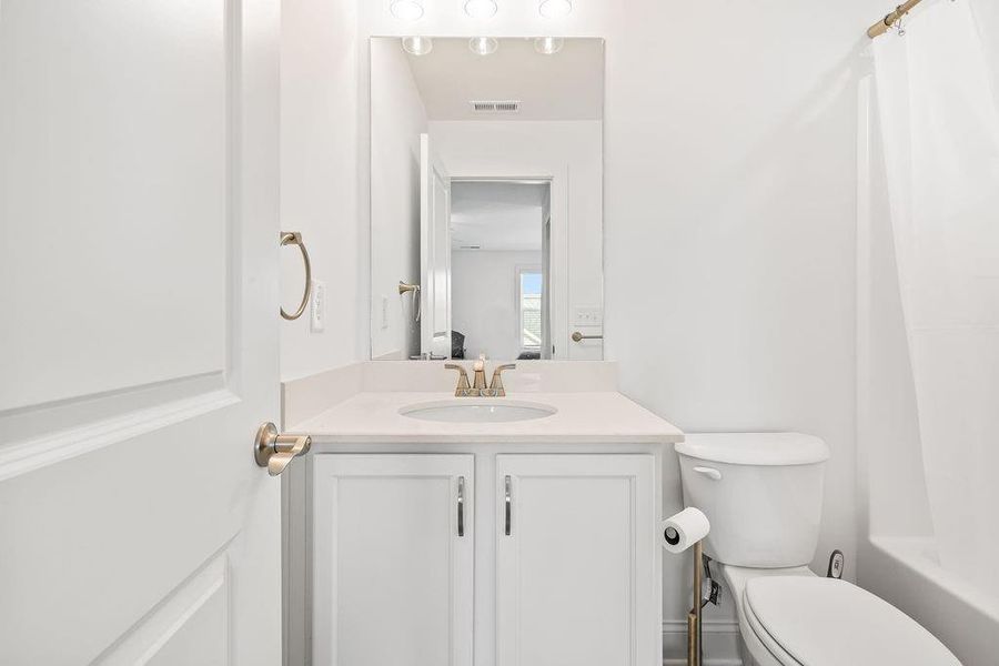 Furnished interior view inside a new home in , Dallas (Image 45).